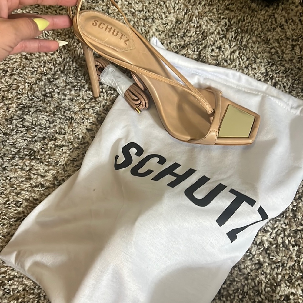 Heels never worn